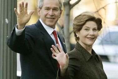 Bà Bush ký thoả thuận “nhiều triệu USD” xuất bản hồi ký 