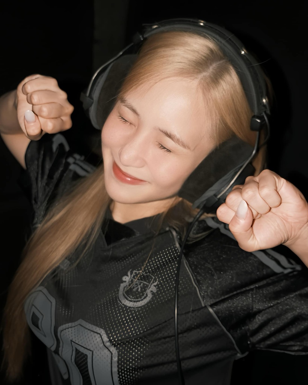 Ca sĩ Hương Tràm: Tôi từng đau khổ vì bị phản bội, giờ vẫn độc thân - 4