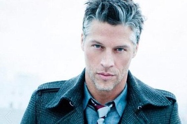 Bạn trai Sandra Bullock bị “khui” ra quá khứ nghiện ngập, vô trách nhiệm