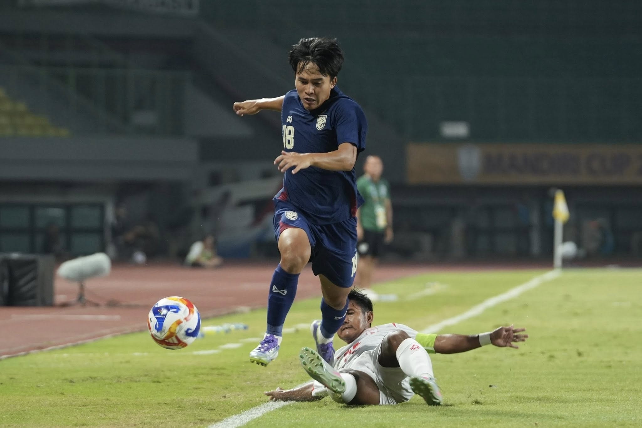 Bóng đá Thái Lan đặt mục tiêu giành cả 4 HCV SEA Games 33 - 1