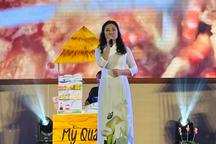 Nữ sinh Trung Quốc "bắn" tiếng Việt lưu loát giới thiệu món mỳ Quảng