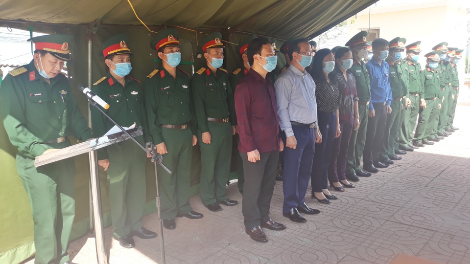 Vợ liệt sĩ vụ sạt lở ở Quảng Trị chịu tang chồng trong khu cách ly - 3 Vợ liệt sĩ vụ sạt lở ở Quảng Trị chịu tang chồng trong khu cách ly - 3