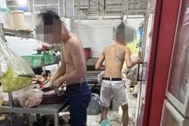 Kiểm tra 13 quán ăn ở TPHCM, 11 nơi vi phạm an toàn thực phẩm
