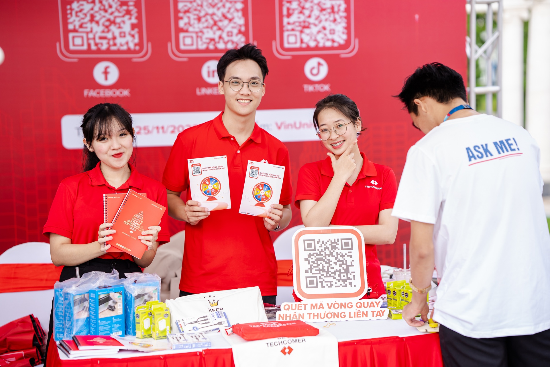 Hơn 4.000 phụ huynh, học sinh tham dự Ngày hội Trải nghiệm VinUni Open Day - 8 Hơn 4.000 phụ huynh, học sinh tham dự Ngày hội Trải nghiệm VinUni Open Day - 8