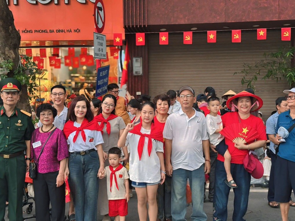 Nữ chiến sĩ xinh đẹp bảo vệ Quân kỳ, nhà 3 đời tham gia diễu binh - 5 Nữ chiến sĩ xinh đẹp bảo vệ Quân kỳ, nhà 3 đời tham gia diễu binh - 5