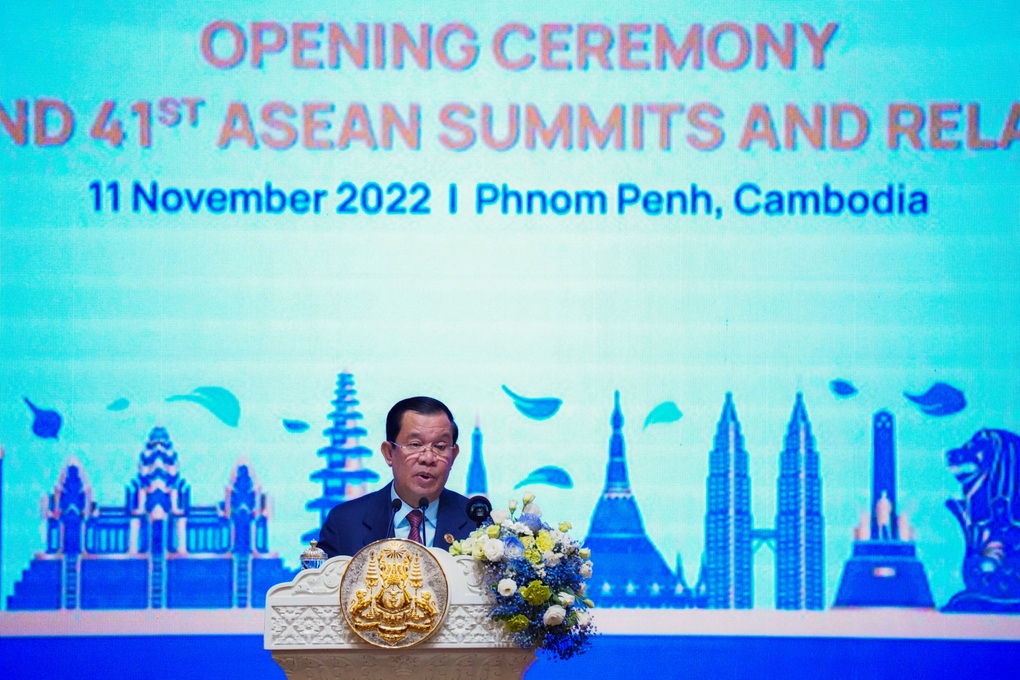 Lãnh đạo các nước ASEAN họp cấp cao trực tiếp sau hơn 2 năm - 3 Lãnh đạo các nước ASEAN họp cấp cao trực tiếp sau hơn 2 năm - 3
