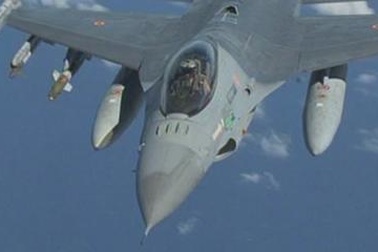 Tiếp nhiên liệu trên không cho chiến đấu cơ ngoài khơi Libya