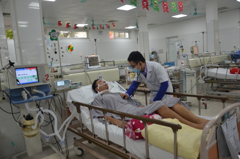 Rớt nước mắt cảnh chàng trai hiếu thảo đổ bệnh hiểm, cả gia đình khốn đốn - 1 Rớt nước mắt cảnh chàng trai hiếu thảo đổ bệnh hiểm, cả gia đình khốn đốn - 1