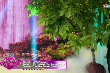 Lê Vũ Phương thể hiện bản mashup "Còn chút gì để nhớ, Đôi mắt Pleiku"