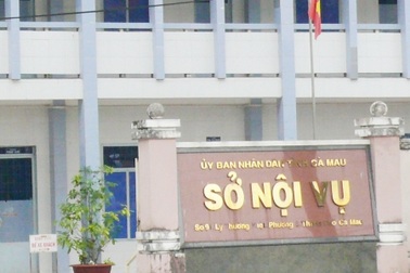 Bị buộc thôi chức vẫn được hưởng phụ cấp chức vụ