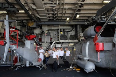  Đô đốc Hải quân Việt Nam tiếp Bộ trưởng Hải quân Hoa Kỳ