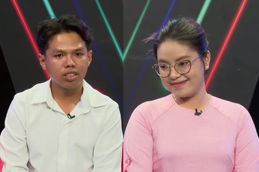 Mới gặp, thầy giáo 9X đã "thả thính" và động lòng với cô giáo xinh đẹp