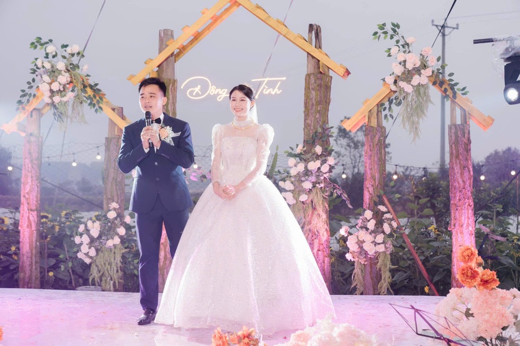 Cặp đôi nên duyên vợ chồng sau 35 ngày xuyên Việt vận động hiến máu - 2 Cặp đôi nên duyên vợ chồng sau 35 ngày xuyên Việt vận động hiến máu - 2
