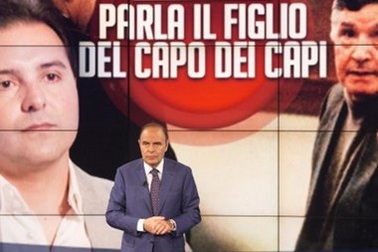 Italy: Tranh cãi bùng nổ sau talk show với con trai bố già