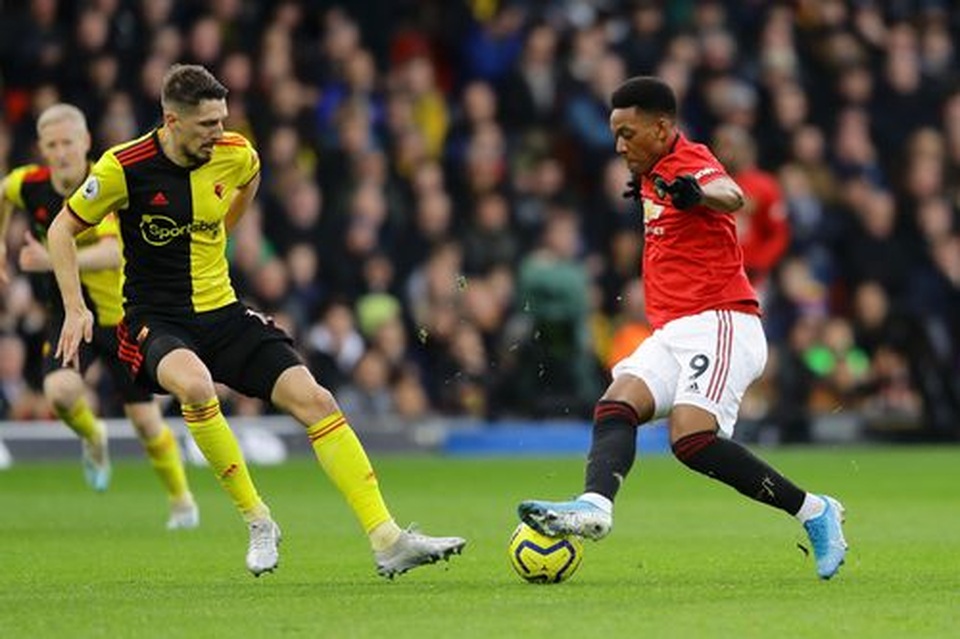 Watford 2-0 Man Utd: Hai bàn thắng trong ba phút - 15 Watford 2-0 Man Utd: Hai bàn thắng trong ba phút - 15