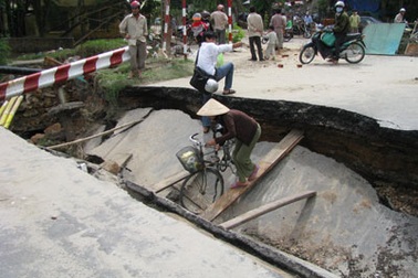 Thủ tướng yêu cầu kiểm điểm Chủ tịch 8 tỉnh