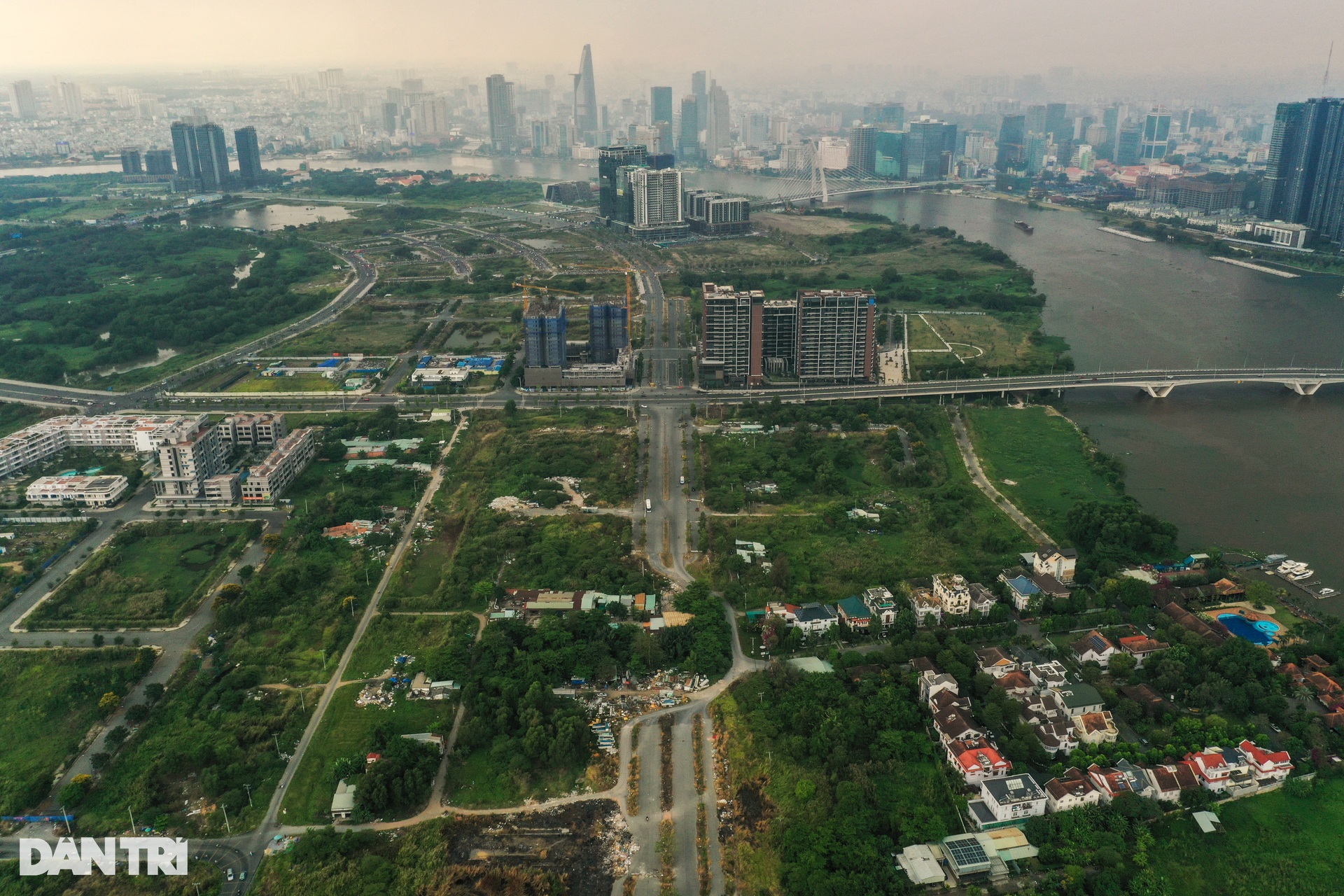 Sau gần một thập kỷ, 4 tuyến đường chính ở Thủ Thiêm vẫn chưa xong - 11 Sau gần một thập kỷ, 4 tuyến đường chính ở Thủ Thiêm vẫn chưa xong - 11