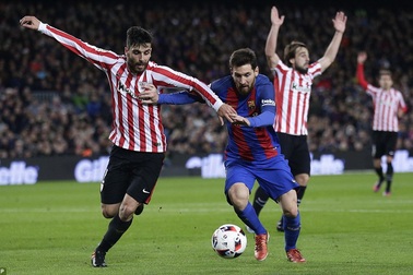 Barcelona và chuyến đi giông bão đến San Mames