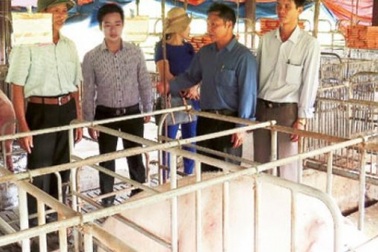 Lão nông đi xe Camry, ở nhà biệt thự