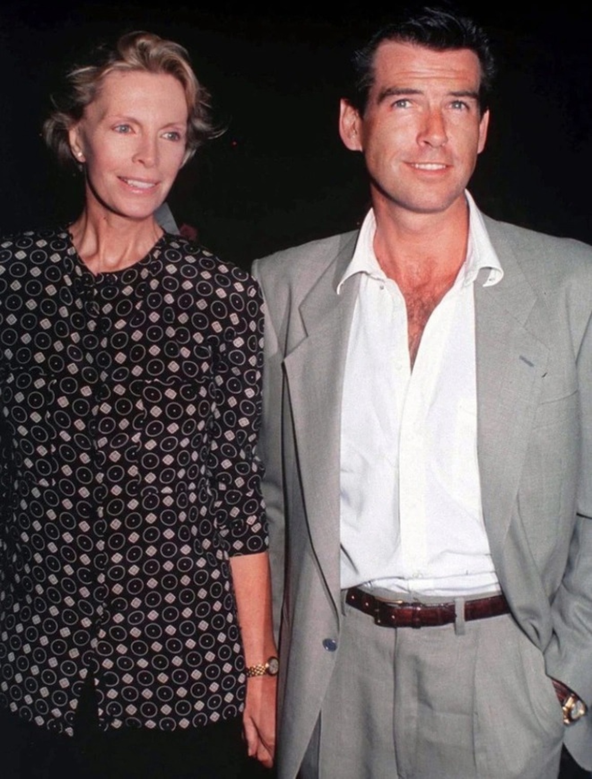 Hơn 20 năm chung sống, tài tử Pierce Brosnan vẫn yêu chiều vợ hết mực - 5 Hơn 20 năm chung sống, tài tử Pierce Brosnan vẫn yêu chiều vợ hết mực - 5