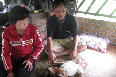 Tin bác sĩ, đưa con đi nước ngoài chữa bệnh: “Tiền mất - Tật mang”?