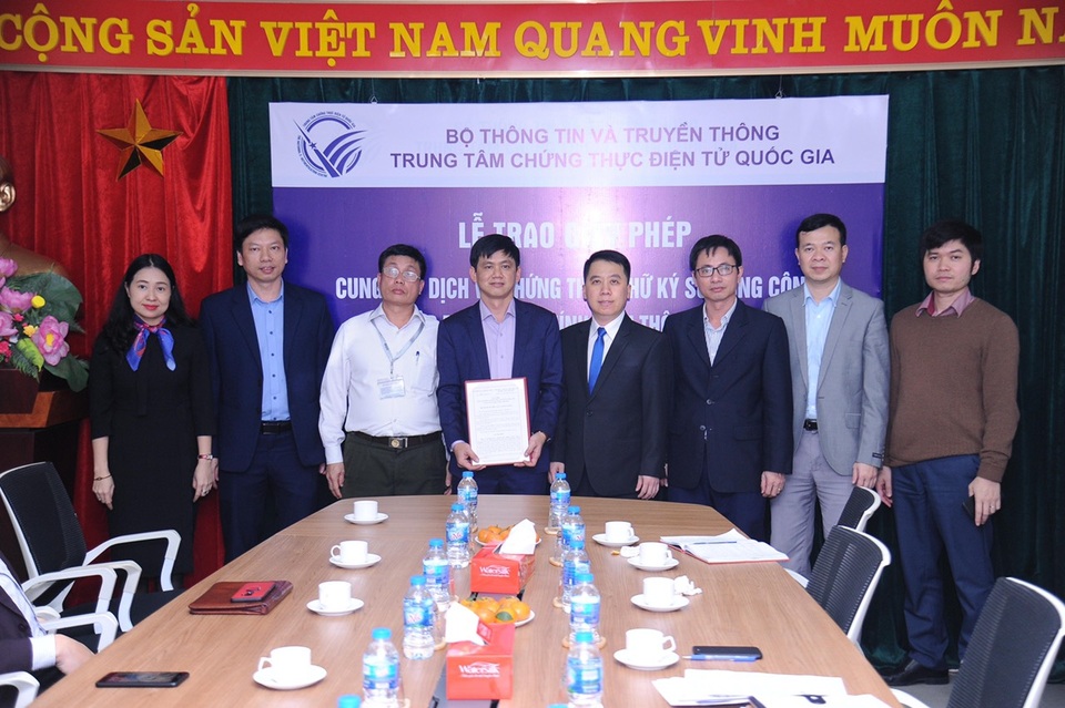 VNPT là đơn vị đầu tiên được cấp phép lần 3 cung cấp dịch vụ Chữ ký số VNPT-CA - 3 VNPT là đơn vị đầu tiên được cấp phép lần 3 cung cấp dịch vụ Chữ ký số VNPT-CA - 3