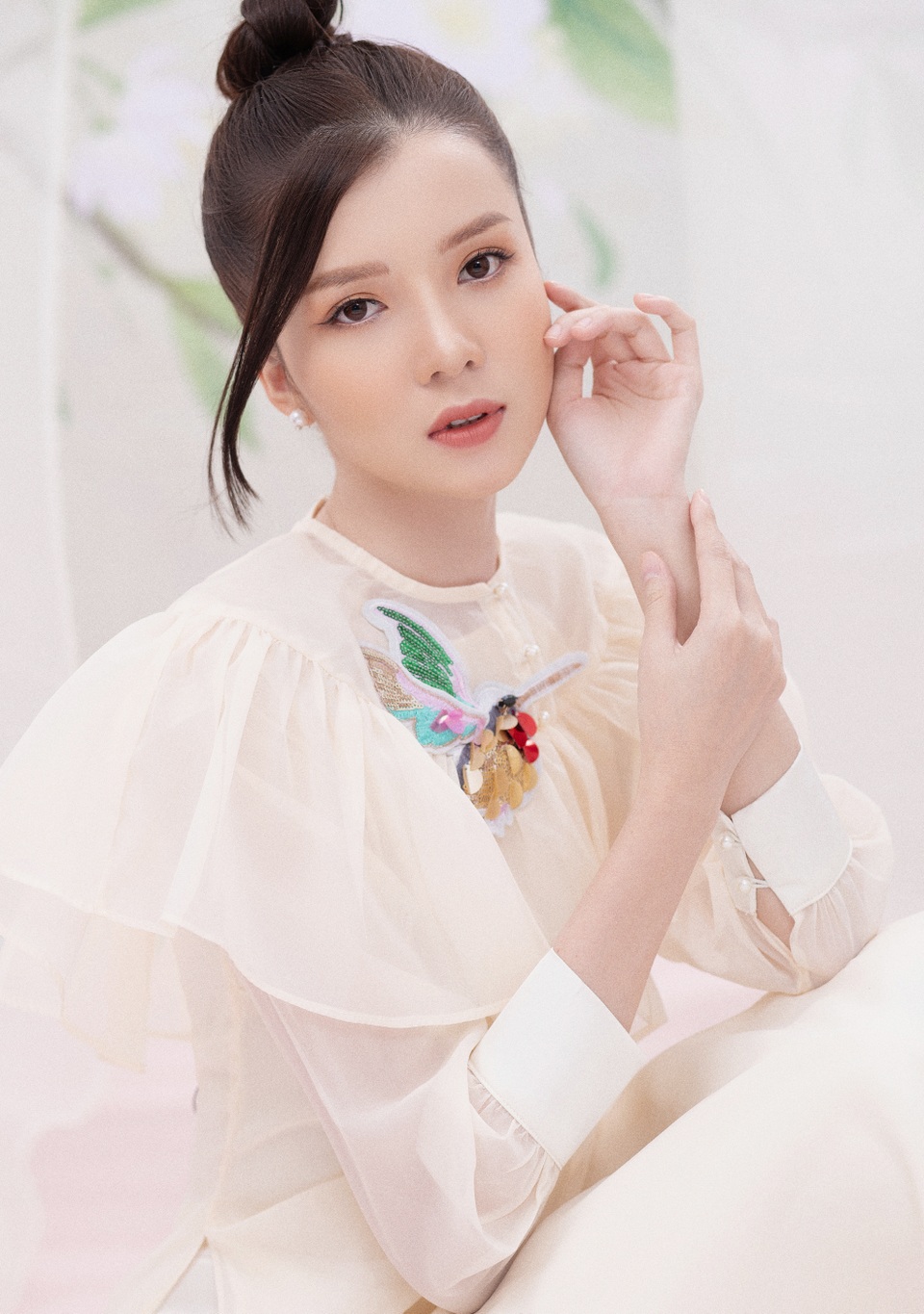 Hoa khôi Huỳnh Thúy Vi: Xuân năm nay rất khác trong trái tim mỗi người - 8 Hoa khôi Huỳnh Thúy Vi: Xuân năm nay rất khác trong trái tim mỗi người - 8