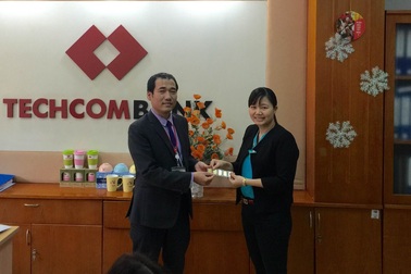 Nhiều khách hàng may mắn đã nhận lộc vàng đầu năm từ Techcombank