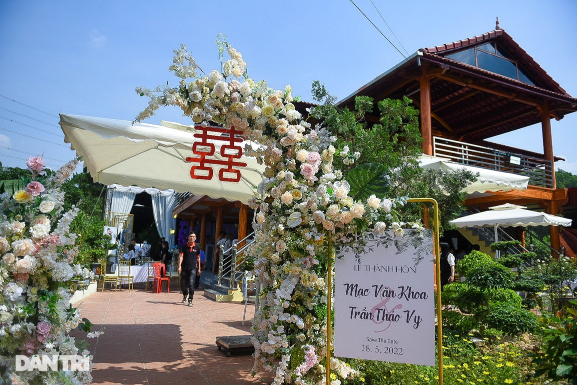 Mạc Văn Khoa đám cưới quê hoành tráng: Cổng miền Tây bay ra Hải Dương - 9 Mạc Văn Khoa đám cưới quê hoành tráng: Cổng miền Tây bay ra Hải Dương - 9