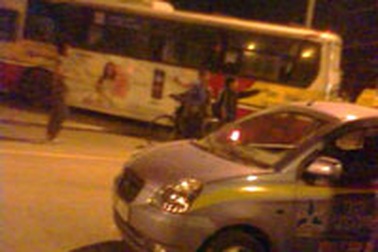 Xe buýt gây tai nạn liên hoàn