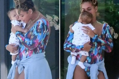 Beyonce Knowles lần đầu khoe cặp sinh đôi mới sinh