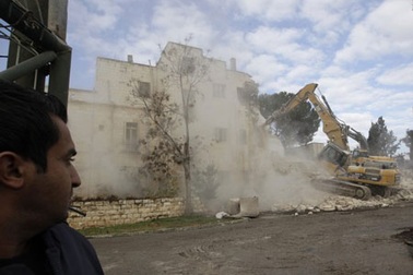 Israel phá khách sạn Đông Jerusalem để xây khu định cư