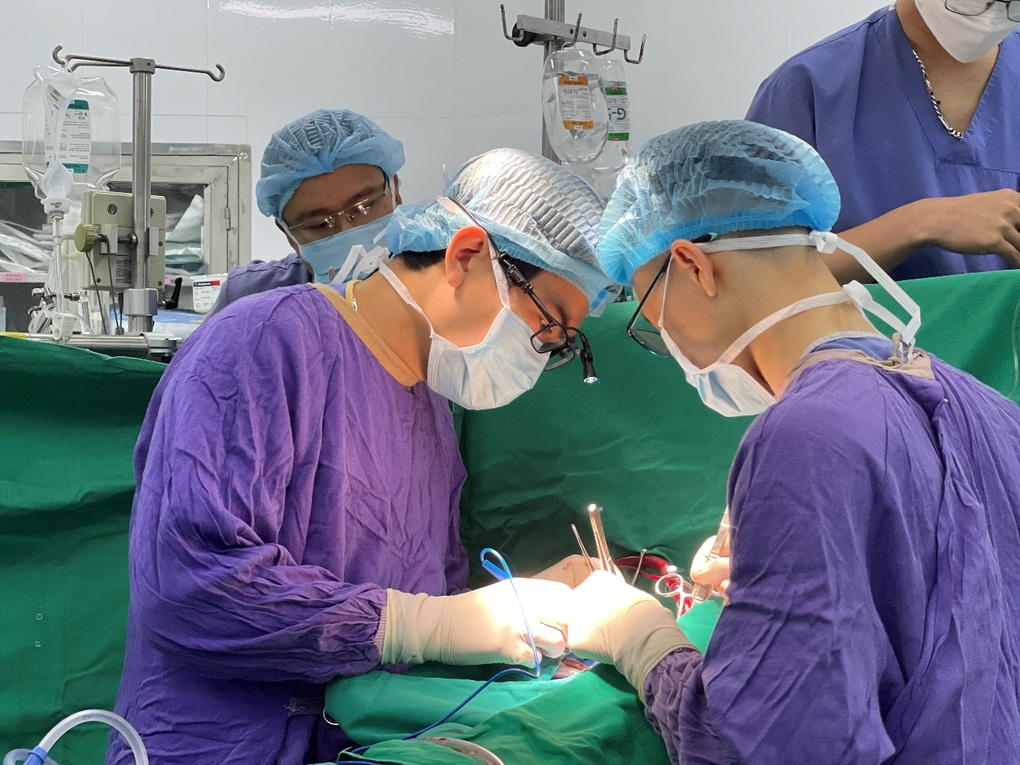 Sau 2 tháng mất em vì suy tim, cô gái Hà Nội hiến tạng hồi sinh nhiều người - 2 Sau 2 tháng mất em vì suy tim, cô gái Hà Nội hiến tạng hồi sinh nhiều người - 2