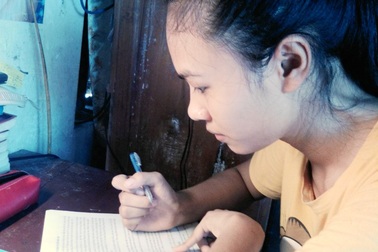 Đi bán hàng thuê, nữ sinh đạt 29,25 điểm khối C, cao nhất cụm thi