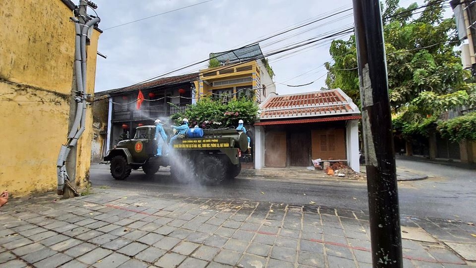 Binh chủng hóa học phun hóa chất khử trùng toàn bộ Hội An - 11 Binh chủng hóa học phun hóa chất khử trùng toàn bộ Hội An - 11