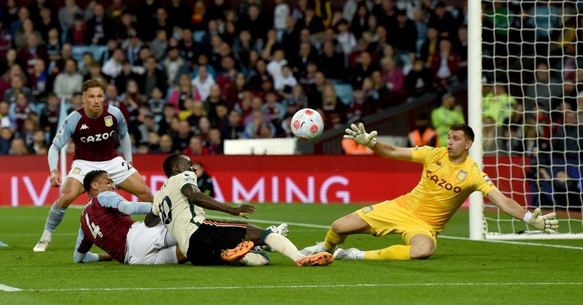 Liverpool áp sát Man City sau chiến thắng ở Villa Park - 2 Liverpool áp sát Man City sau chiến thắng ở Villa Park - 2