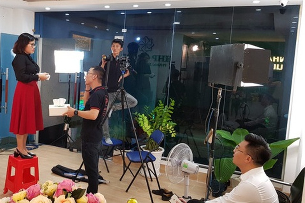 Lương tháng còn 4 triệu đồng, nhân viên truyền thông đi bán phụ tùng xe máy - 4 Lương tháng còn 4 triệu đồng, nhân viên truyền thông đi bán phụ tùng xe máy - 4