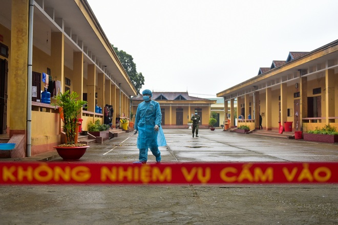 Tâm thế của bác sĩ trong khu cách ly hơn 400 người ở Lạng Sơn - 9 Tâm thế của bác sĩ trong khu cách ly hơn 400 người ở Lạng Sơn - 9