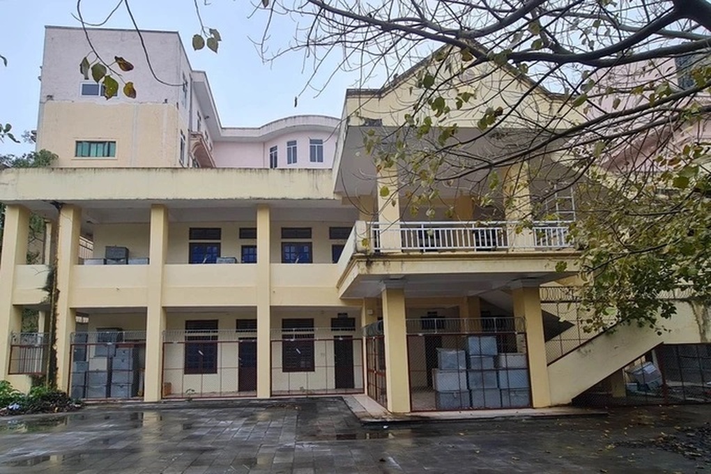 Khởi tố nữ nhân viên trộm 60 thùng tài liệu, hồ sơ để bán phế liệu - 1 Khởi tố nữ nhân viên trộm 60 thùng tài liệu, hồ sơ để bán phế liệu - 1