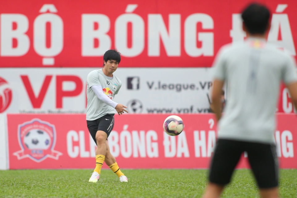 Hải Phòng 0-2 HA Gia Lai: Công Phượng im tiếng, Văn Toàn đặt dấu ấn - 19 Hải Phòng 0-2 HA Gia Lai: Công Phượng im tiếng, Văn Toàn đặt dấu ấn - 19