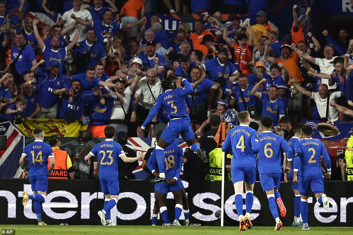 Đánh bại Rangers trên loạt đấu súng, Frankfurt vô địch Europa League - 5 Đánh bại Rangers trên loạt đấu súng, Frankfurt vô địch Europa League - 5