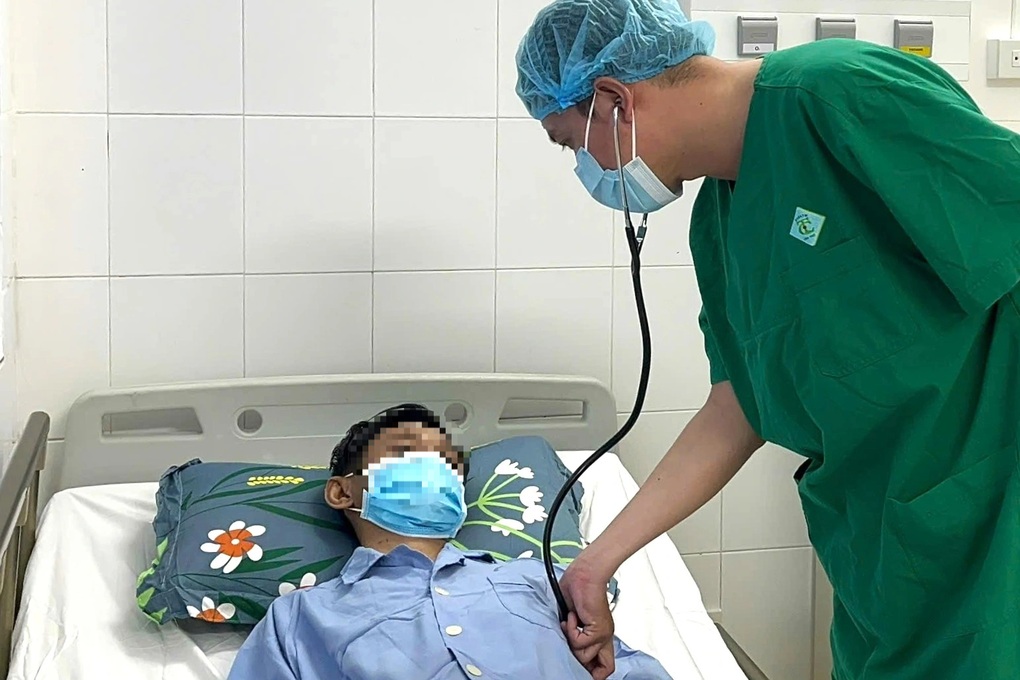 Hơn 20 y bác sĩ 2 bệnh viện phẫu thuật ghép thận cho 2 người ở miền Tây - 2 Hơn 20 y bác sĩ 2 bệnh viện phẫu thuật ghép thận cho 2 người ở miền Tây - 2
