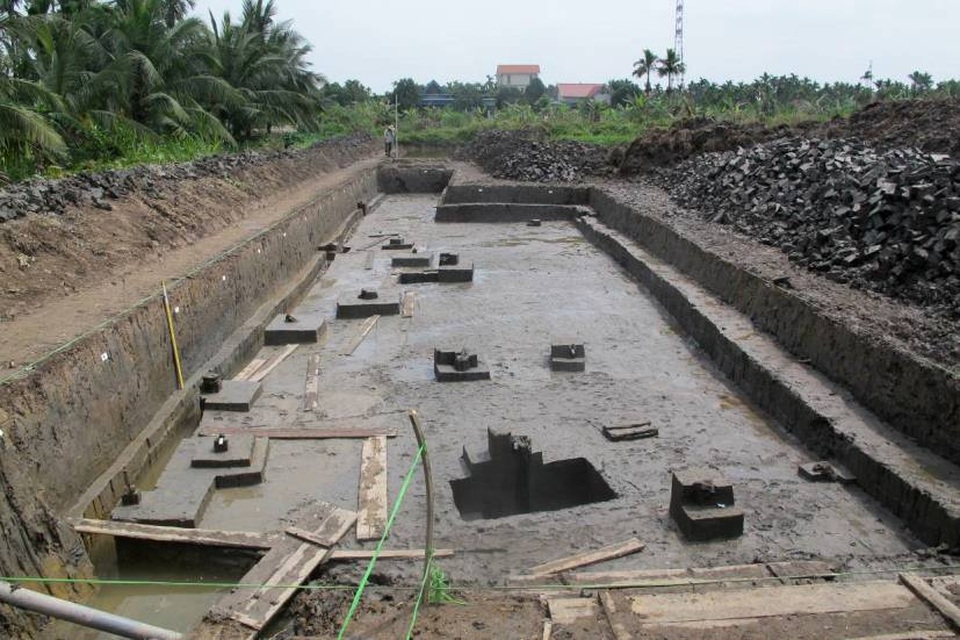 37 cọc gỗ được phát hiện dự đoán là cọc Bạch Đằng thời Trần - 2 37 cọc gỗ được phát hiện dự đoán là cọc Bạch Đằng thời Trần - 2