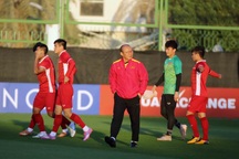 Vì sao HLV Park Hang Seo gặp riêng Quang Hải?