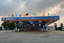 Nữ quyền trưởng cửa hàng xăng dầu bị truy nã đặc biệt vì tham ô