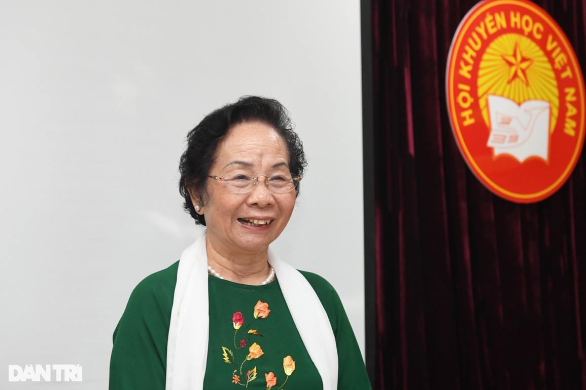 Trao Bảng vàng Khuyến tài cho 2 tác giả cuộc thi Nhân tài Đất Việt - 3 Trao Bảng vàng Khuyến tài cho 2 tác giả cuộc thi Nhân tài Đất Việt - 3