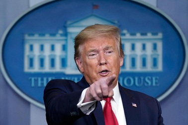 Tổng thống Trump dọa đóng cửa mạng xã hội