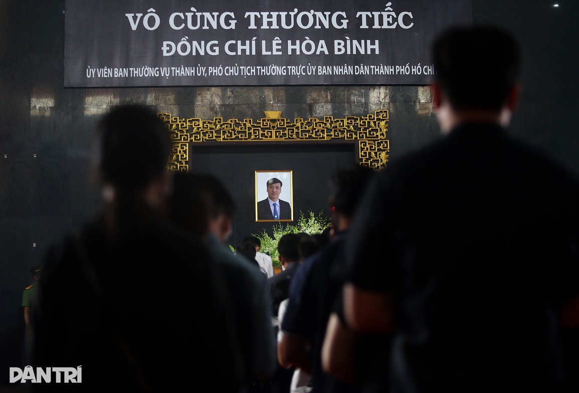 Lời vĩnh biệt ông Lê Hòa Bình: Người lãnh đạo tận tụy, gần dân! - 1 Lời vĩnh biệt ông Lê Hòa Bình: Người lãnh đạo tận tụy, gần dân! - 1