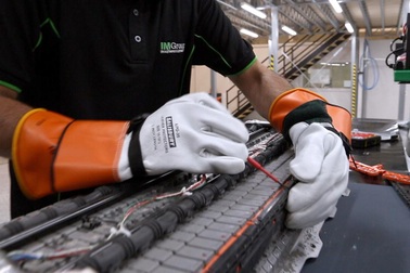 Toyota tái chế pin xe hybrid để dùng cho xe mới