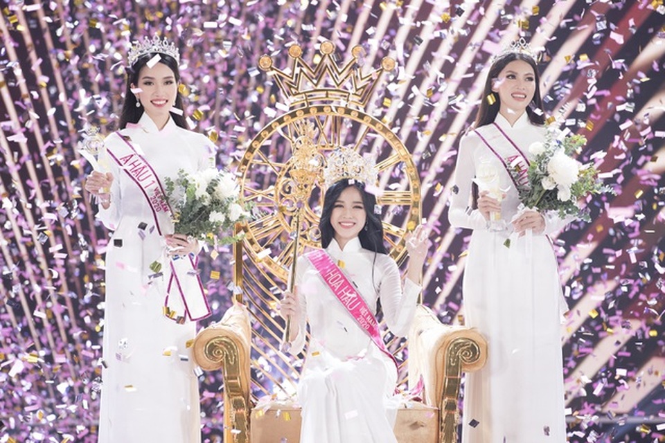 Tân Hoa hậu Đỗ Thị Hà trả lời ứng xử thế nào? - 2 Tân Hoa hậu Đỗ Thị Hà trả lời ứng xử thế nào? - 2